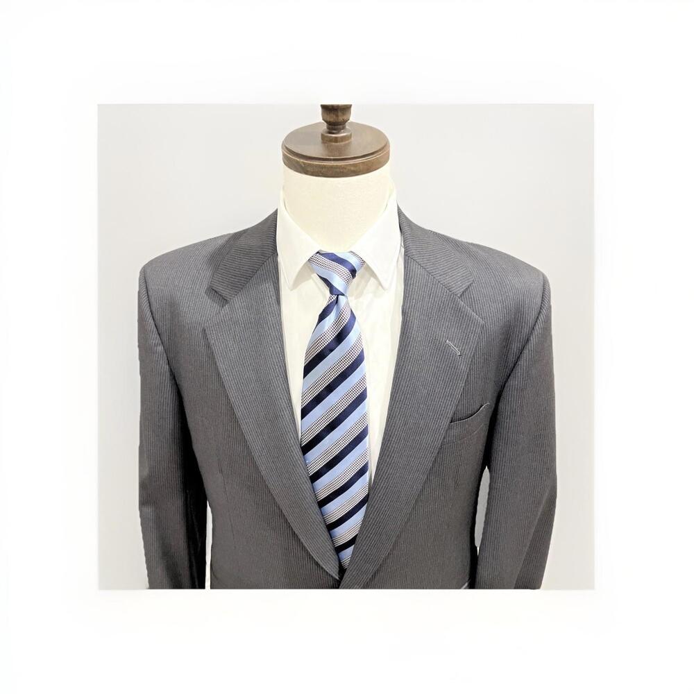 VINTAGE HICKEY FREEMAN MENS CHARCOAL GREY PINSTRIPES BLAZER 42R GREAT CONDITION!